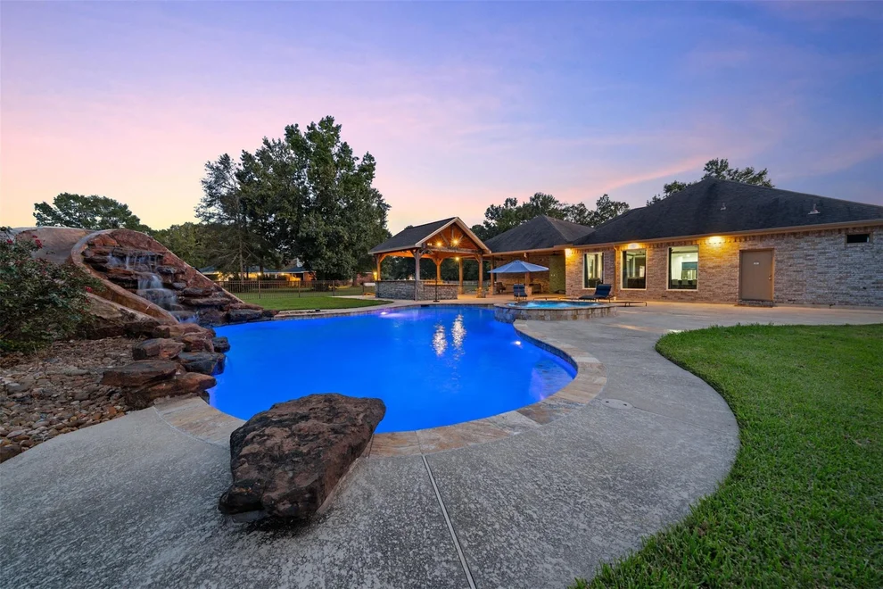 Unit for sale at 17397 Northcrest Circle, New Caney, TX 77357