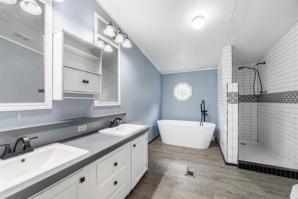 Unit for sale at 17318 Pioneer Trail, Conroe, TX 77302