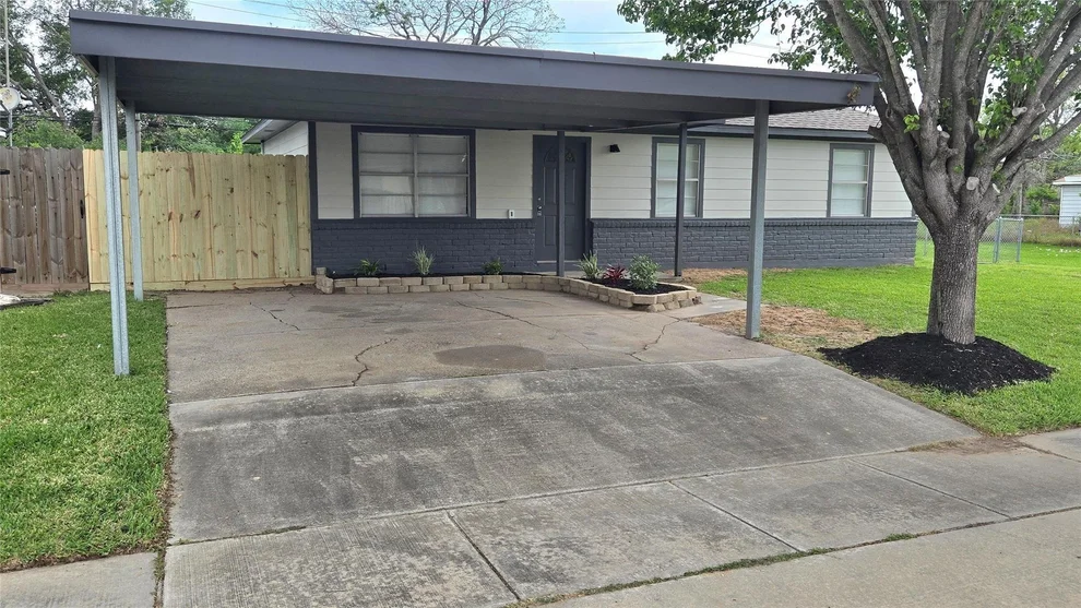 Unit for sale at 3502 Magnolia Avenue, Texas City, TX 77590