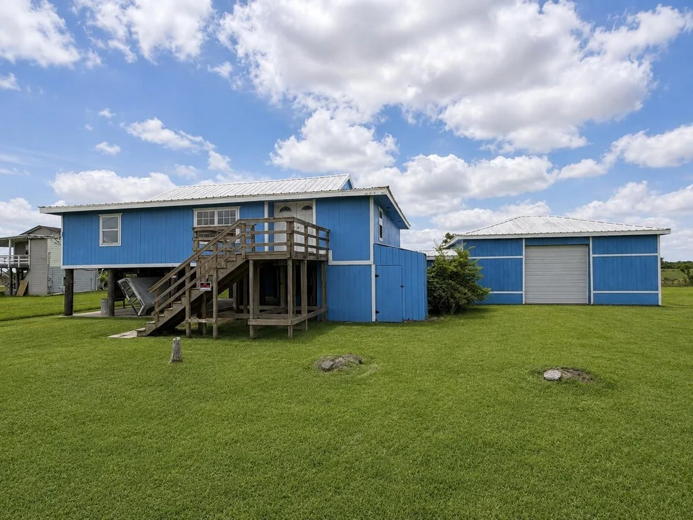 Unit for sale at 2534 Bastrop, Angleton, TX 77515