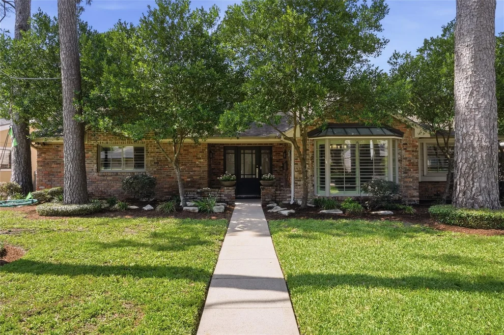 Unit for sale at 12311 Woodthorpe Lane, Houston, TX 77024