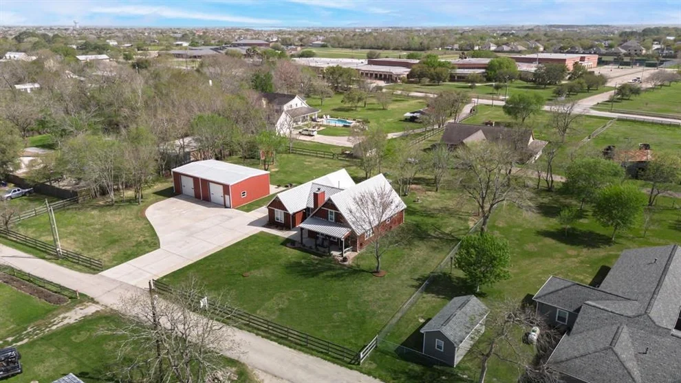Unit for sale at 109 Smith Lane, League City, TX 77573
