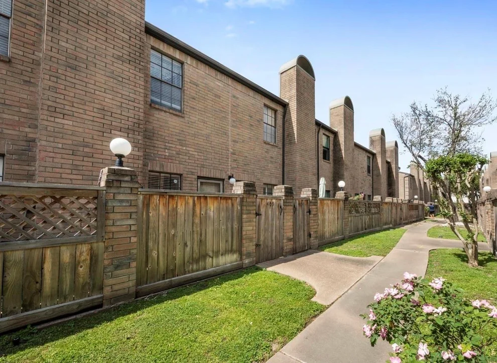 Unit for sale at 9850 Pagewood Lane, Houston, TX 77042