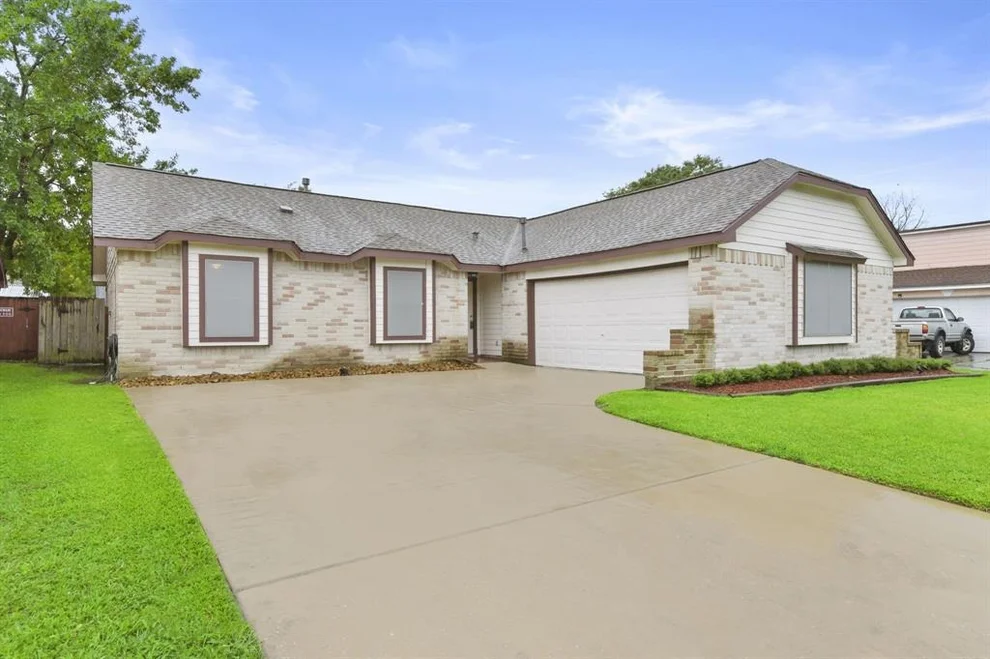 Unit for sale at 14707 Payette Drive, Houston, TX 77040