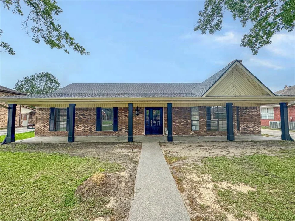 Unit for sale at 708 S 5th 1/2 Street, Nederland, TX 77627