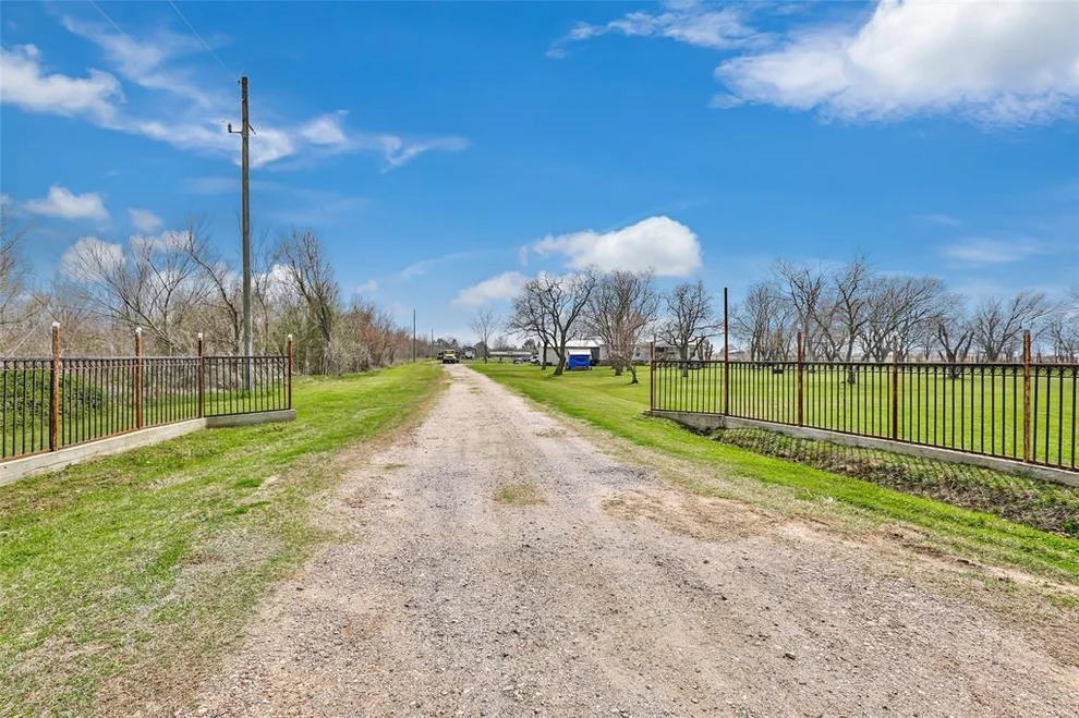 Unit for sale at 32621 Knebel Road, Waller, TX 77484