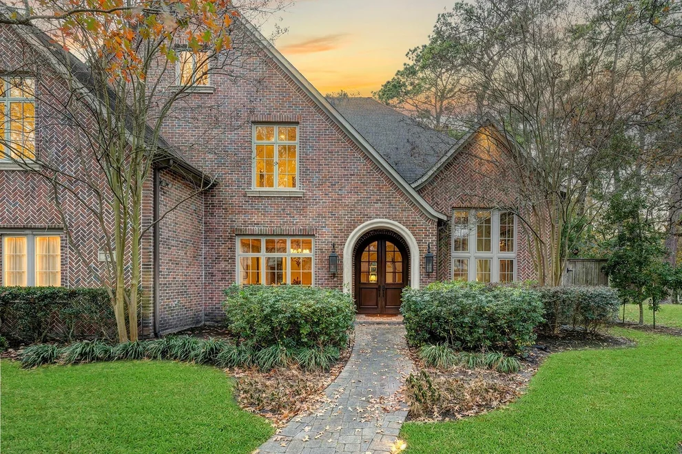 Unit for sale at 15 Sandalwood Drive, Houston, TX 77024