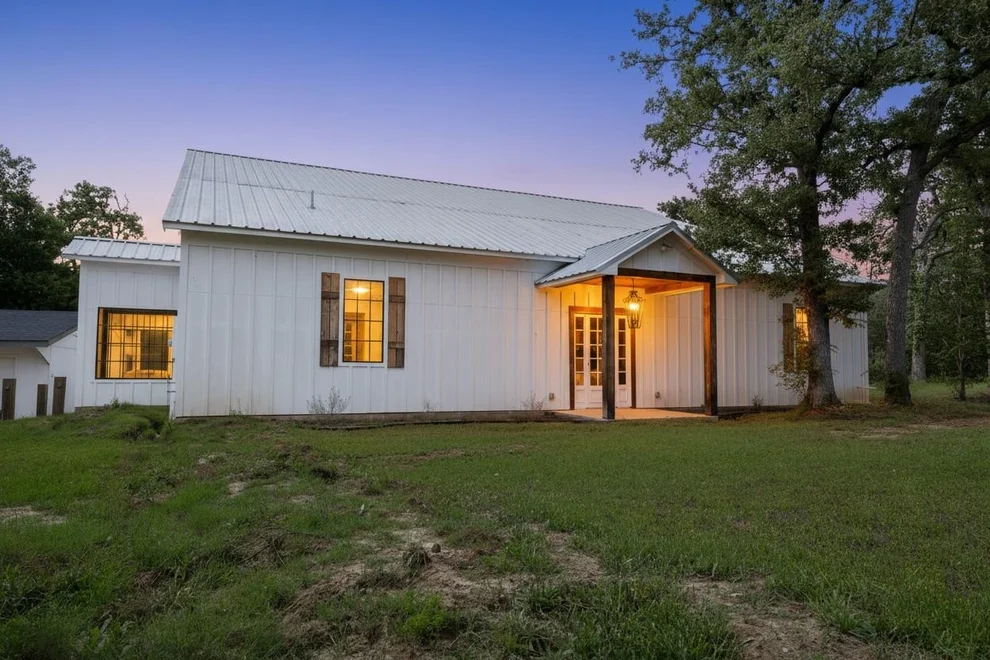 Photo of 306 Tanglewood Lane, Somerville, TX 77879