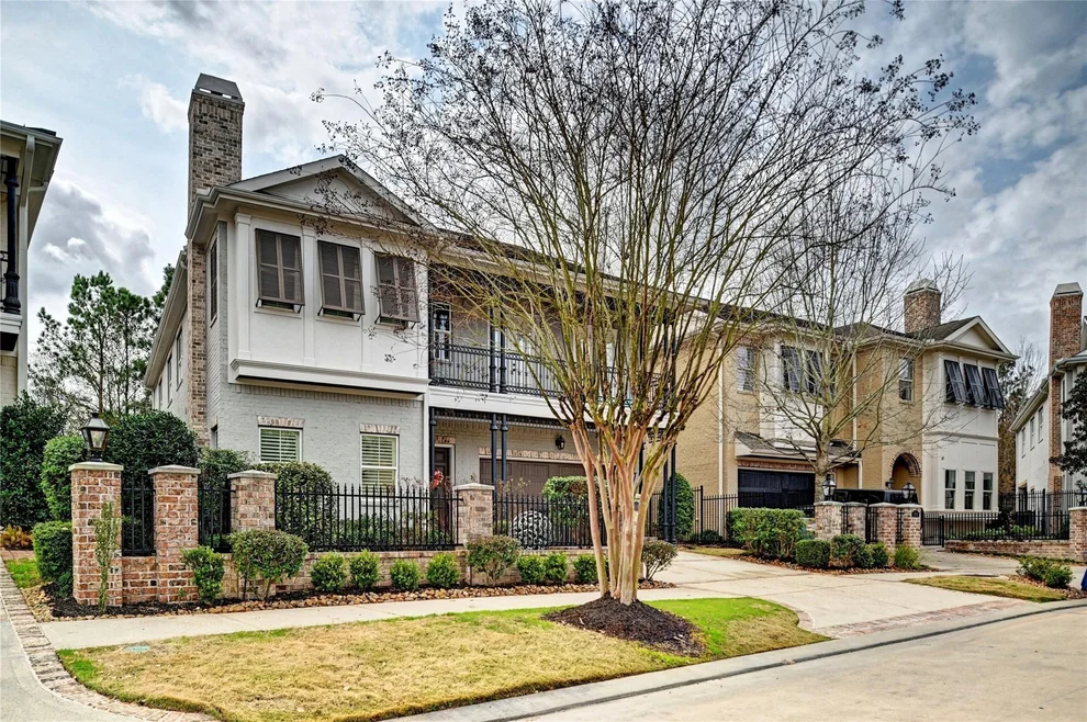 Unit for sale at 188 Mcgoey Circle, The Woodlands, TX 77384