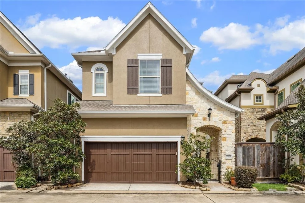 Unit for sale at 8213 Cabernet Lane, Houston, TX 77055