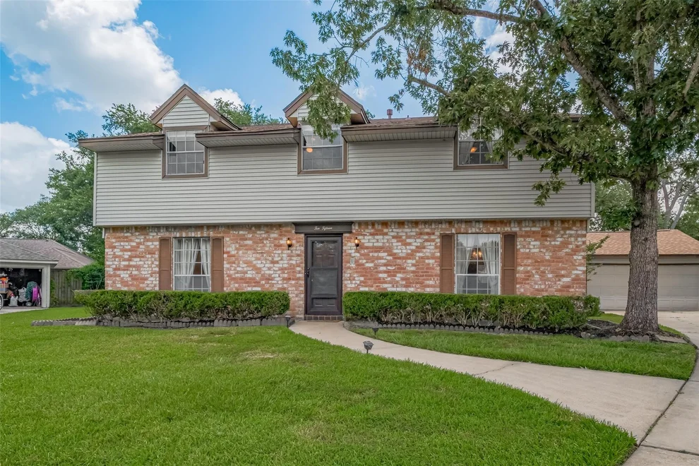 Unit for sale at 1015 Devonport Lane, Seabrook, TX 77586
