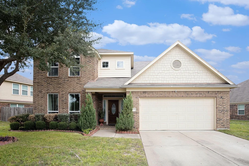 Unit for sale at 13902 Juniper Bend Lane, Cypress, TX 77429