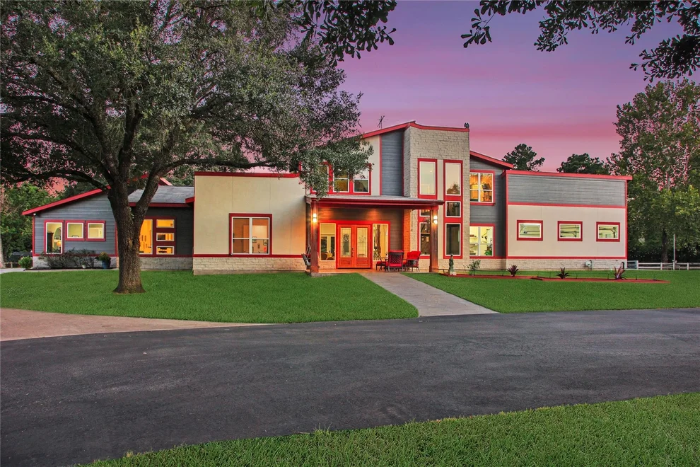 Unit for sale at 2531 S Cherry Street, Tomball, TX 77375