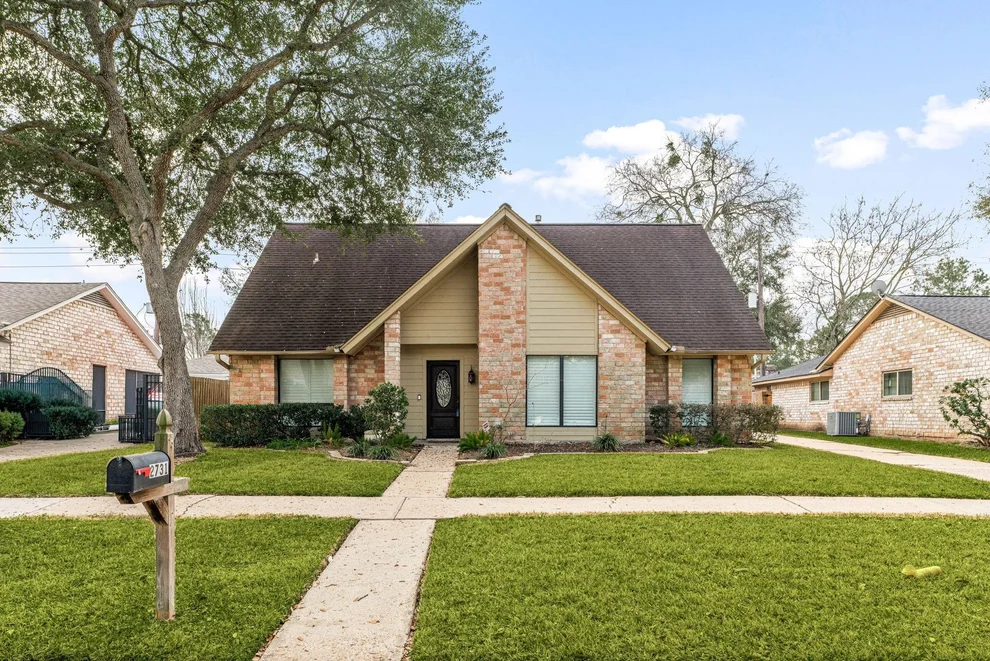 Unit for sale at 2731 Field Line Drive, Sugar Land, TX 77479