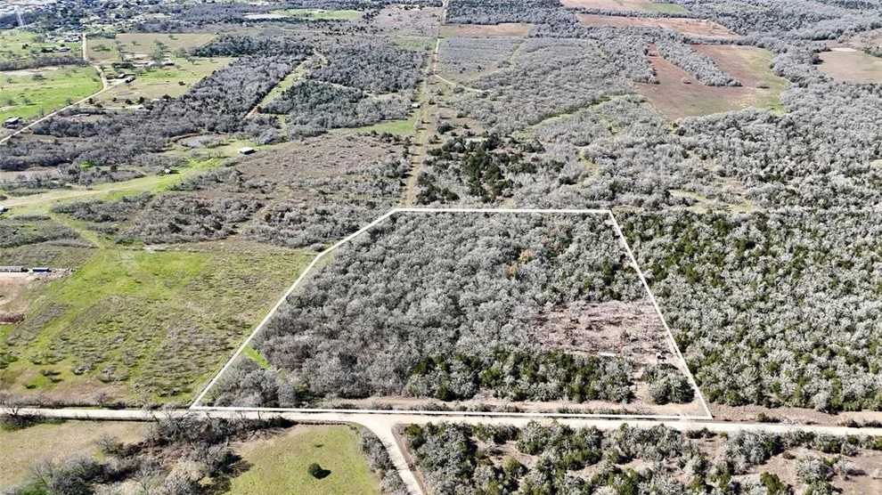 Unit for sale at 596 County Road 429, Waelder, TX 78959
