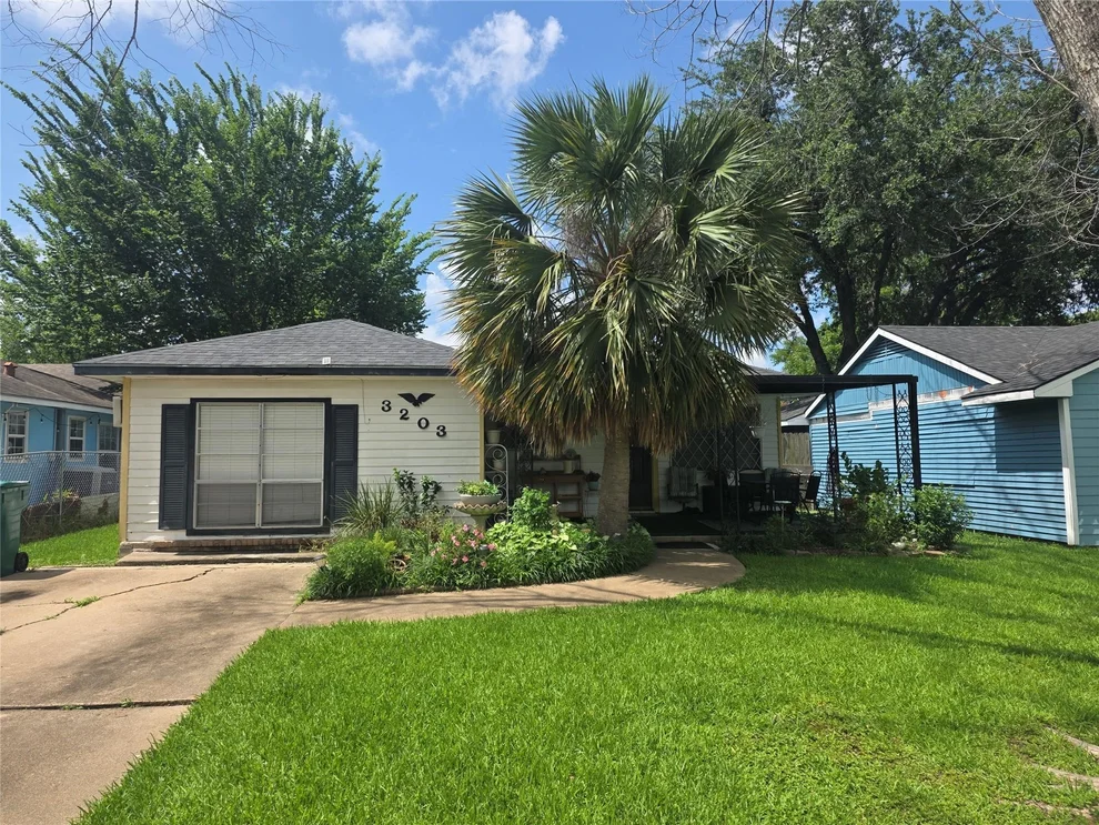 Unit for sale at 3203 Washington Street, Pasadena, TX 77503
