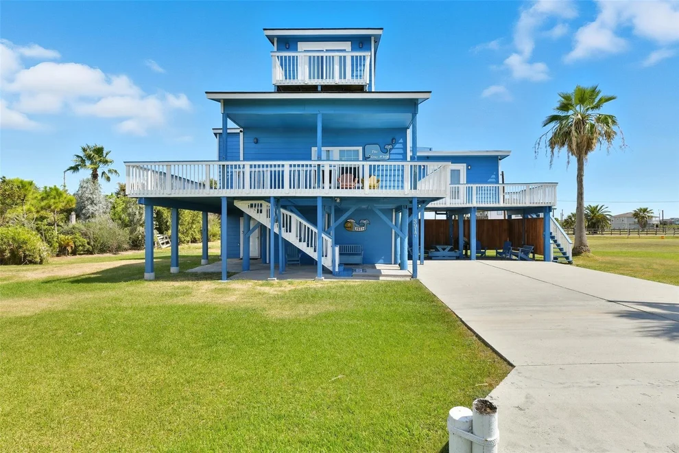 Unit for sale at 3917 3rd Street, Galveston, TX 77554