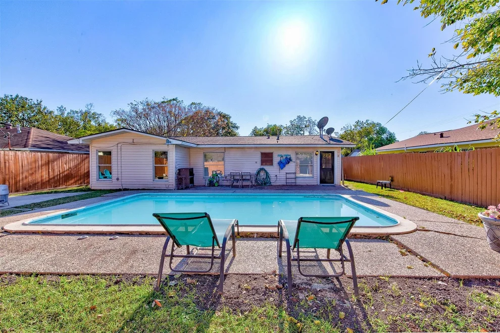 Unit for sale at 2002 Vermont Street, Baytown, TX 77520
