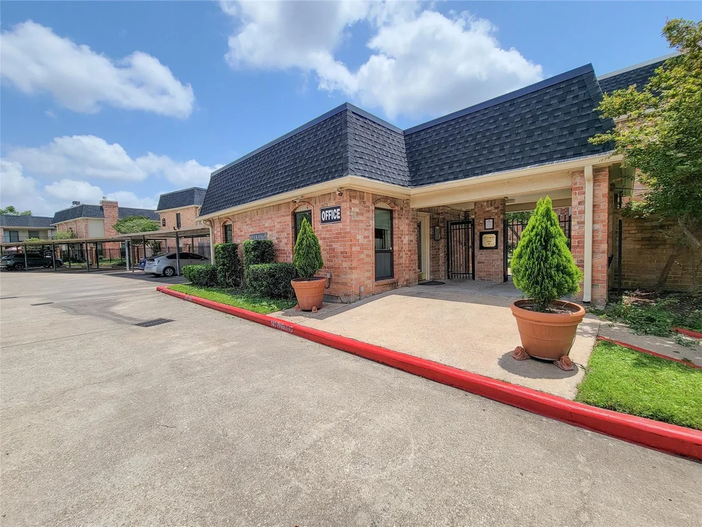 Unit for sale at 1601 S Shepherd Drive, Houston, TX 77019