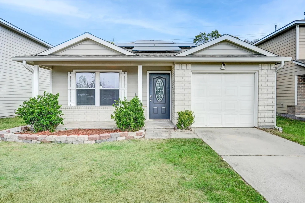Unit for sale at 7527 Kennemer Drive, Humble, TX 77338