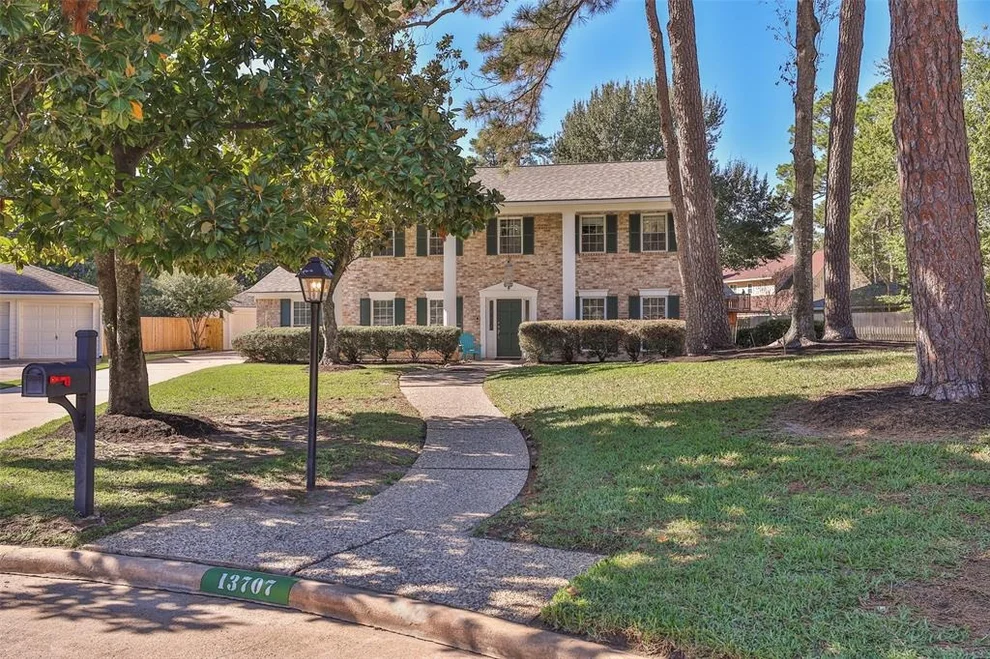 Unit for sale at 13707 Foxmoor Lane, Houston, TX 77069