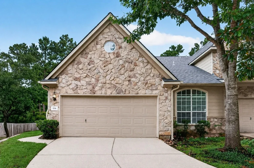 Unit for sale at 158 N Valley Oaks Circle, The Woodlands, TX 77382
