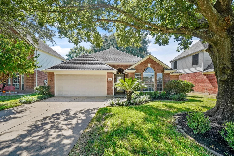 Unit for sale at 19807 Oakwood Falls Trl Drive, Houston, TX 77084-1863