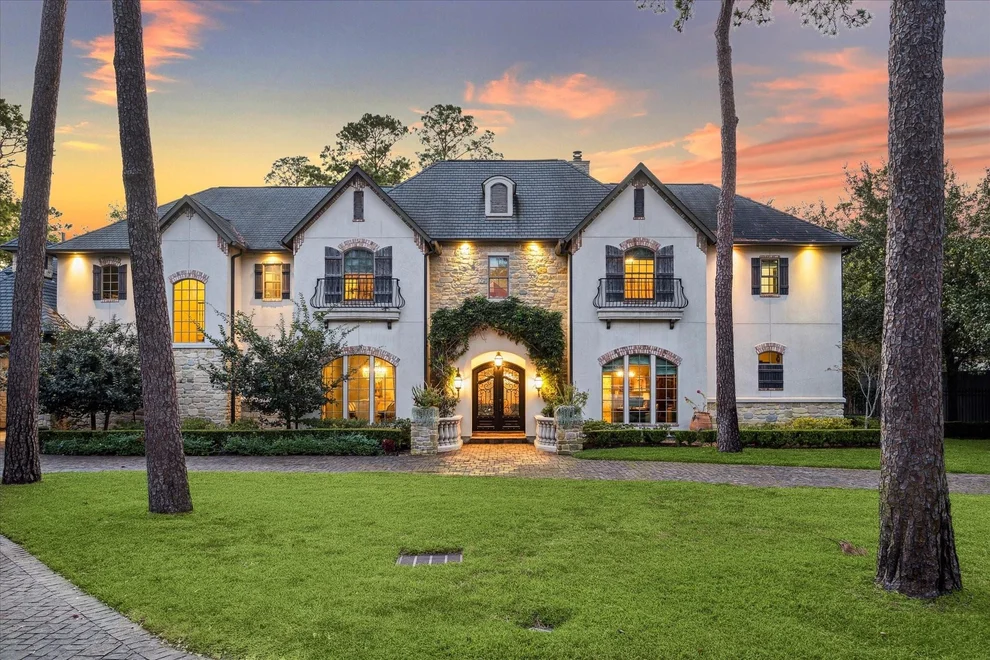 Unit for sale at 21 Carolane Trail, Houston, TX 77024