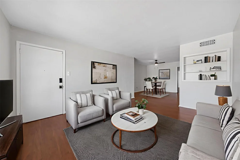 Unit for sale at 7205 Beechnut Street, Houston, TX 77074