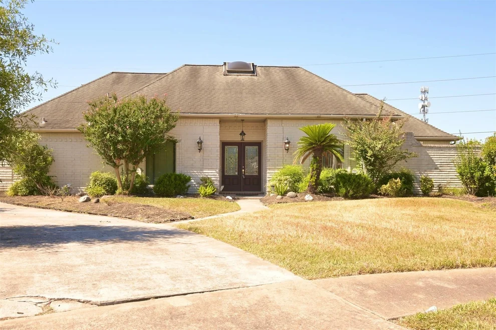 Unit for sale at 15327 Alta Mesa Drive, Houston, TX 77083