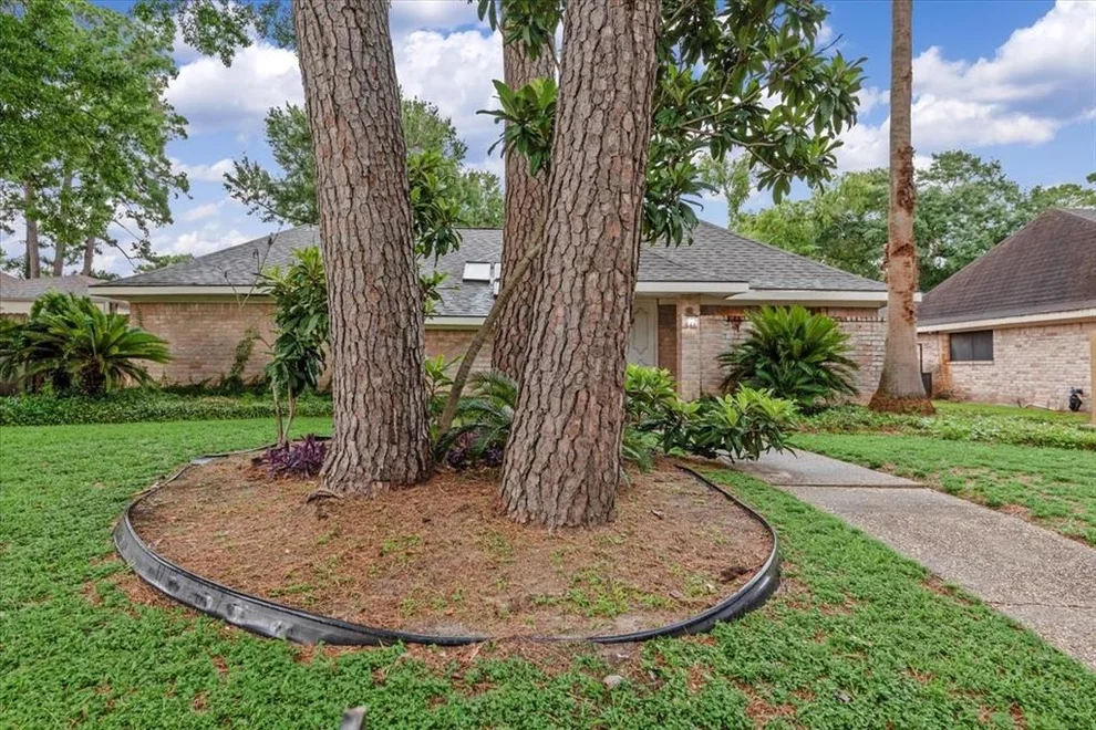 Unit for sale at 25510 Old Carriage Lane, Spring, TX 77373