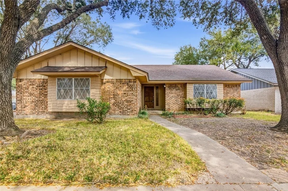 Unit for sale at 306 Antietam Drive, Victoria, TX 77904
