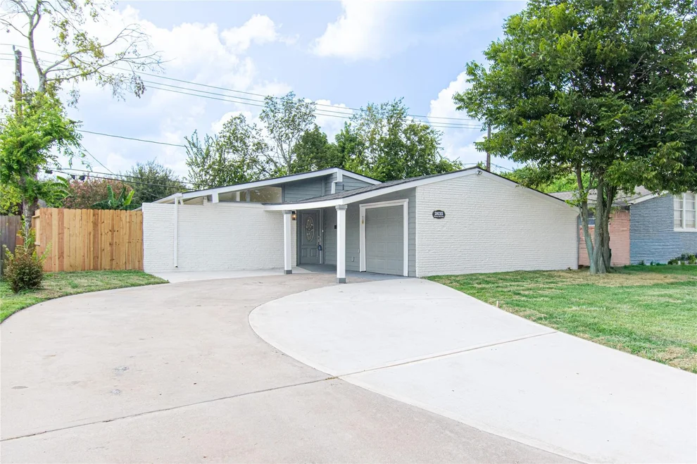 Unit for sale at 2635 Knotty Oaks Trail, Houston, TX 77045