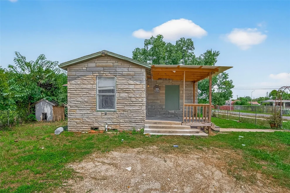 Unit for sale at 225 Armstrong Street, Houston, TX 77029