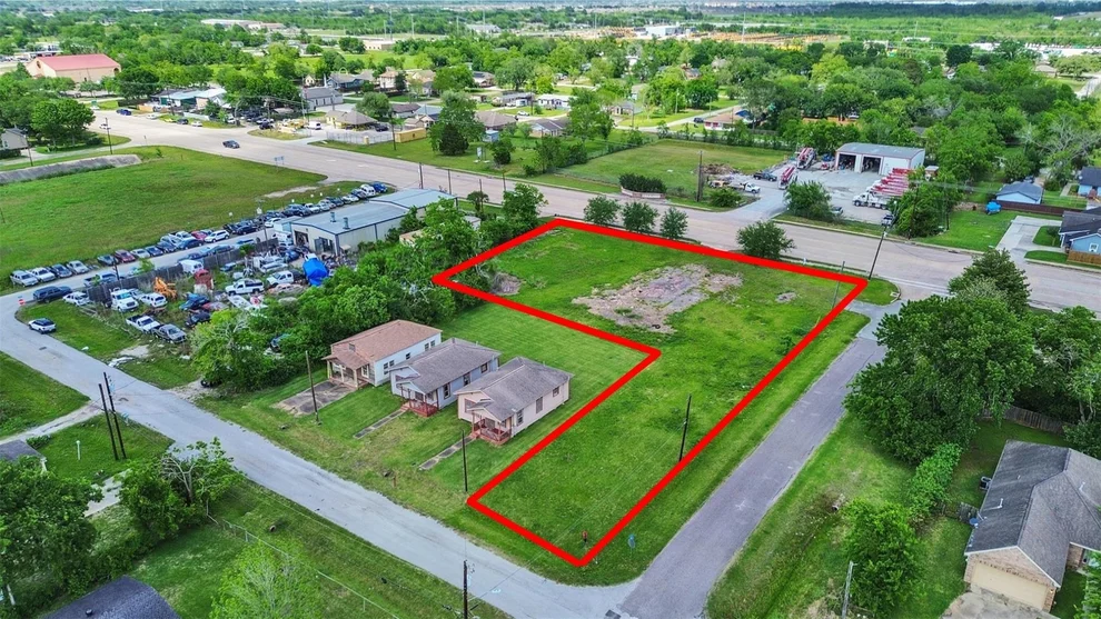 Unit for sale at 2020 Highway 3, Dickinson, TX 77539