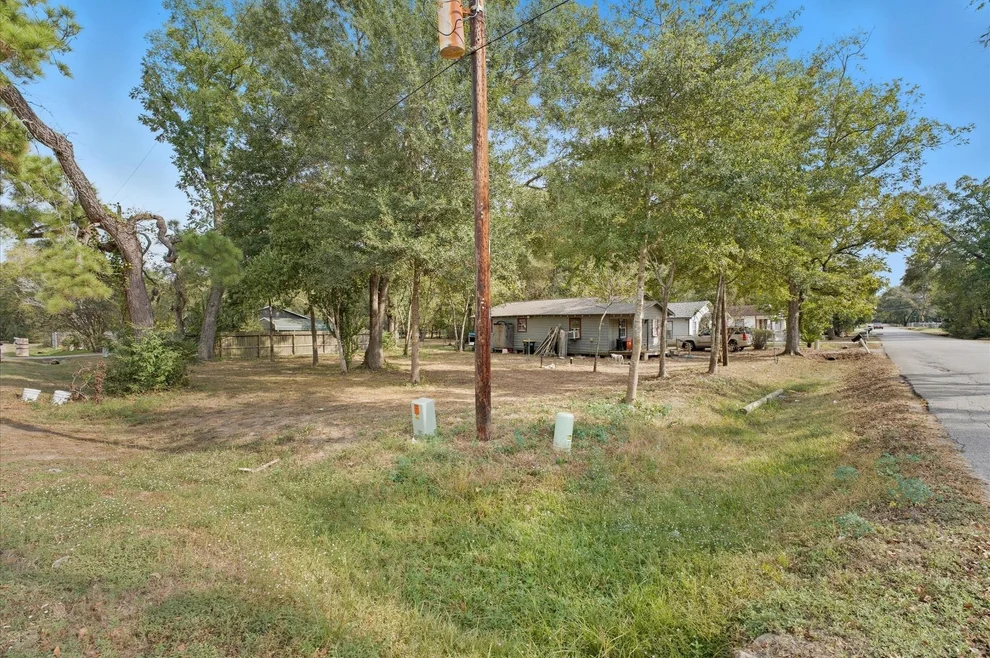 Unit for sale at 801 Avenue H, Conroe, TX 77301