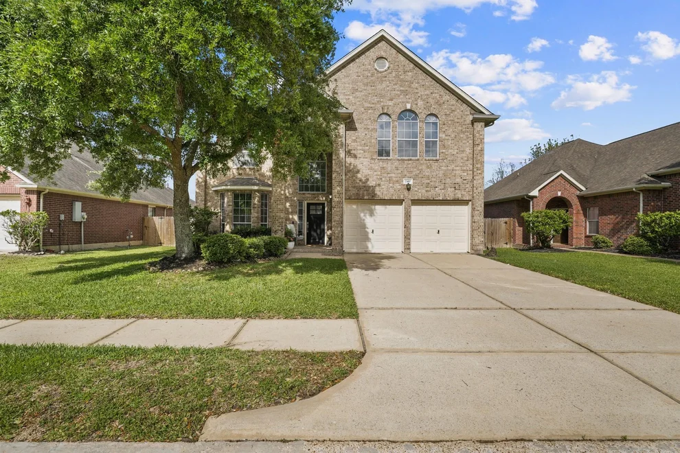 Unit for sale at 2410 Suncreek Lane, Pearland, TX 77584