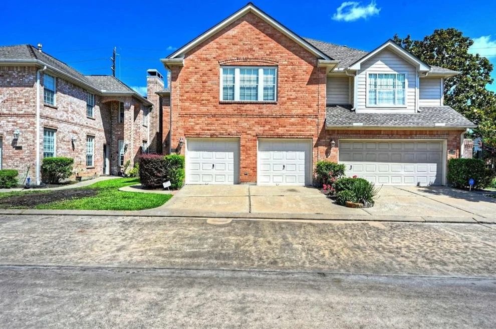 Unit for sale at 1022 Enclave Square N, Houston, TX 77077