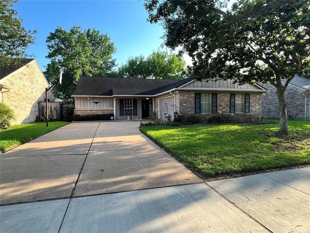 Unit for sale at 3418 Green Fields Drive, Sugar Land, TX 77479