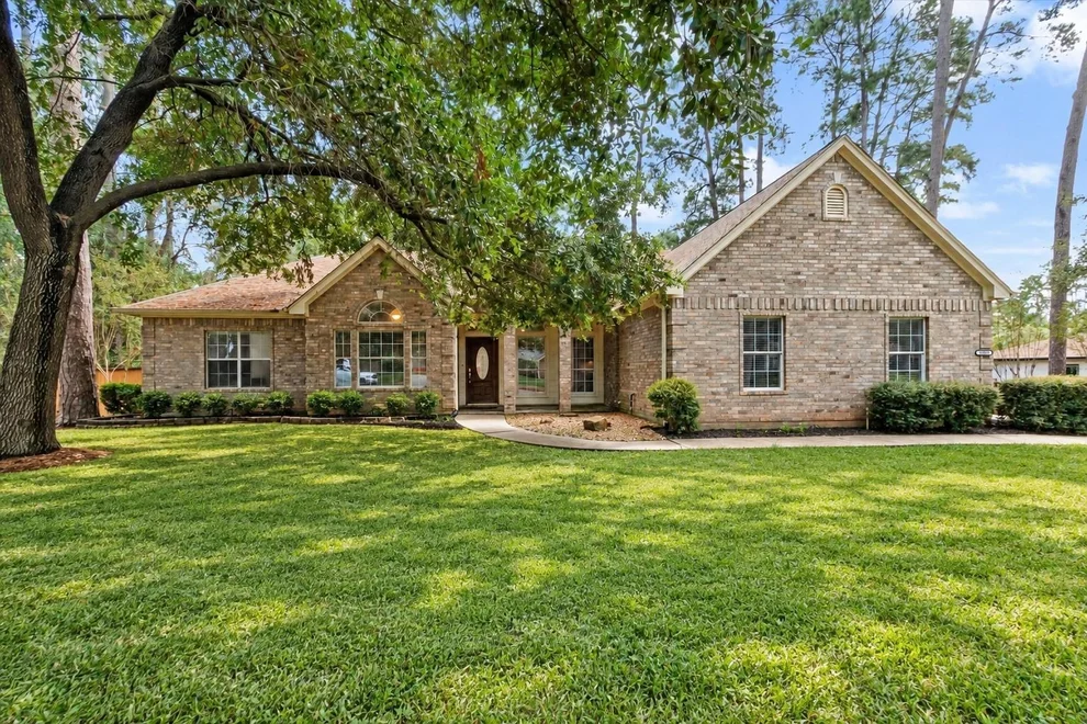 Unit for sale at 15690 Corinthian Way, Willis, TX 77318