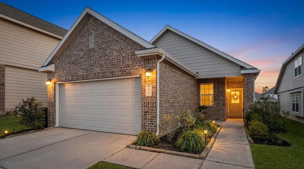 Unit for sale at 2819 Preston Place Court, Conroe, TX 77304