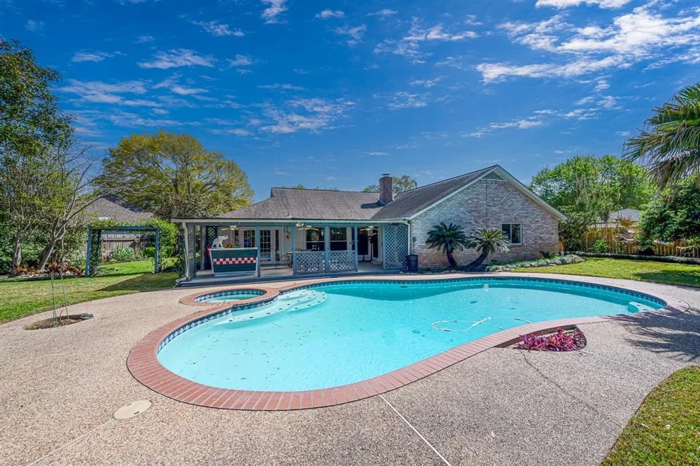 Unit for sale at 15418 El Padre Drive, Houston, TX 77083
