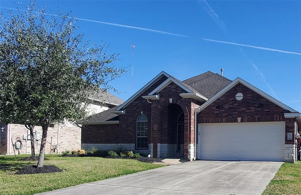 Unit for sale at 4213 Oriole Trails Drive, Dickinson, TX 77539