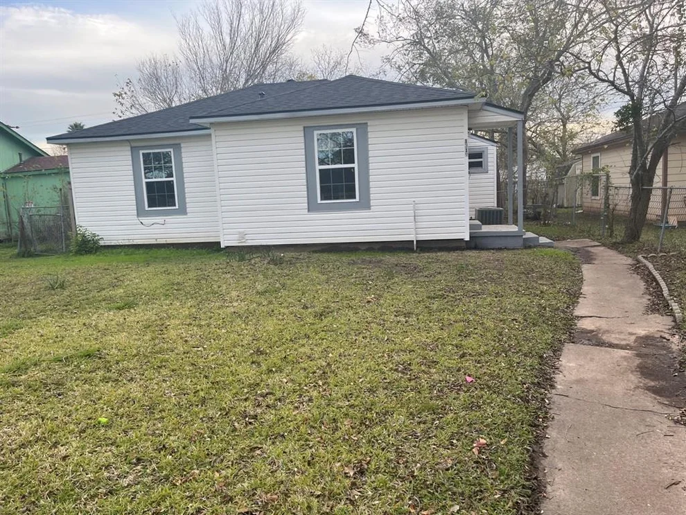 Unit for sale at 1319 W 7th Street, Freeport, TX 77541