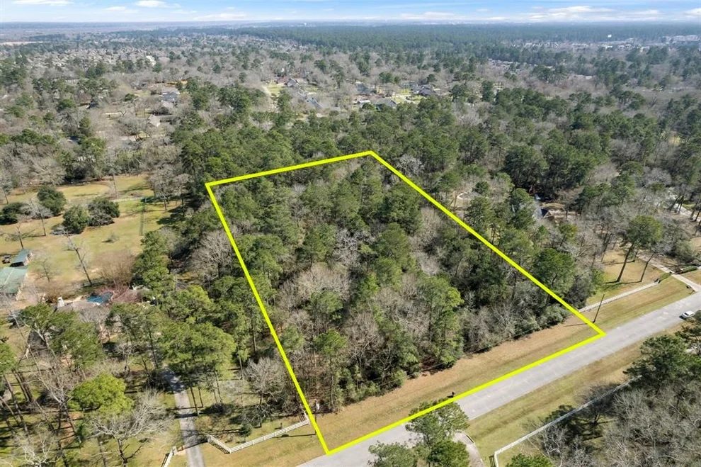 Unit for sale at 10905 Lake Forest Drive, Conroe, TX 77384