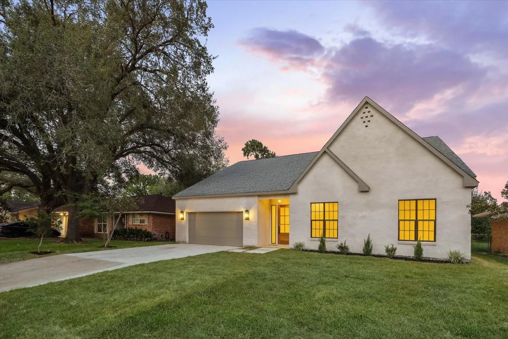 Unit for sale at 1918 Spillers Lane, Houston, TX 77043