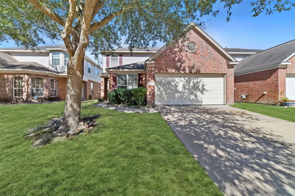 Unit for sale at 19510 Harvest Stream Way, Houston, TX 77084