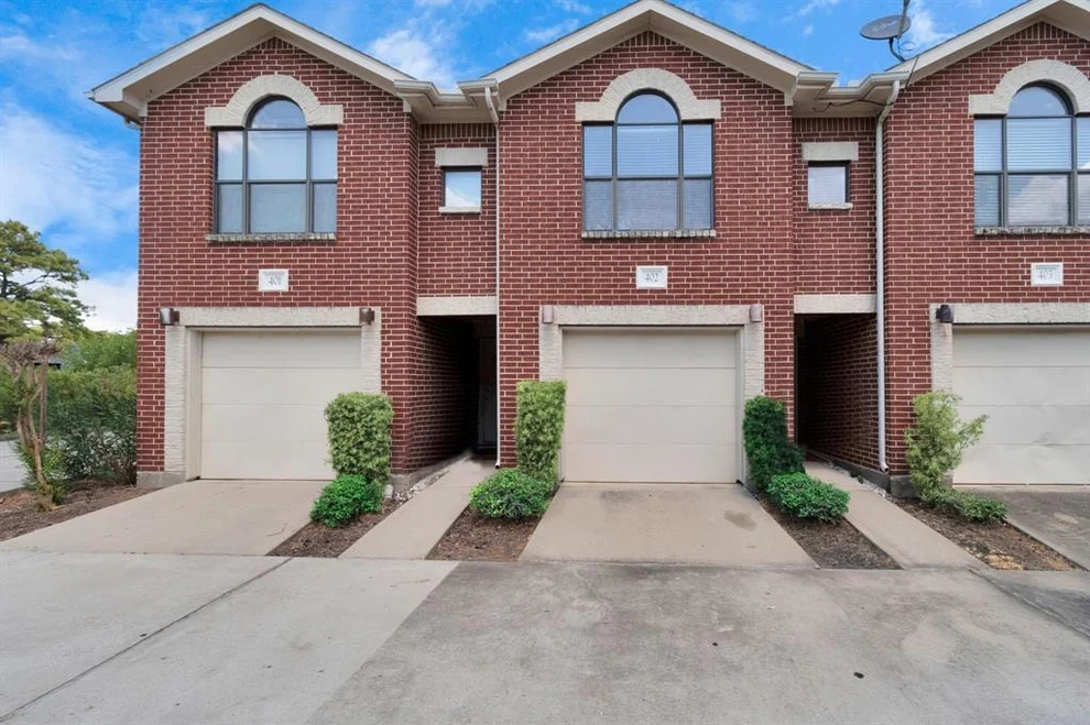 Unit for sale at 5941 S South Loop East E, Houston, TX 77033