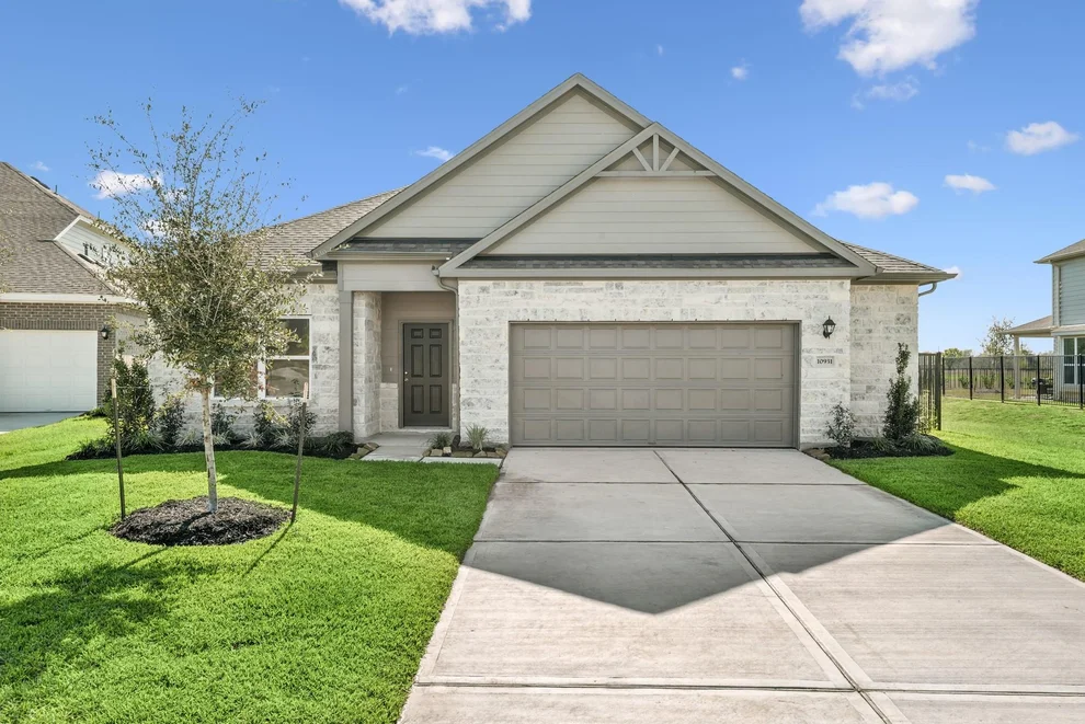 Unit for sale at 10931 Amador Peak Drive, Rosharon, TX 77583