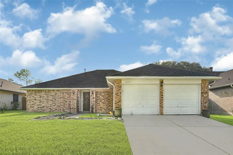 Unit for sale at 13723 Rocky Bluff Drive, Houston, TX 77085